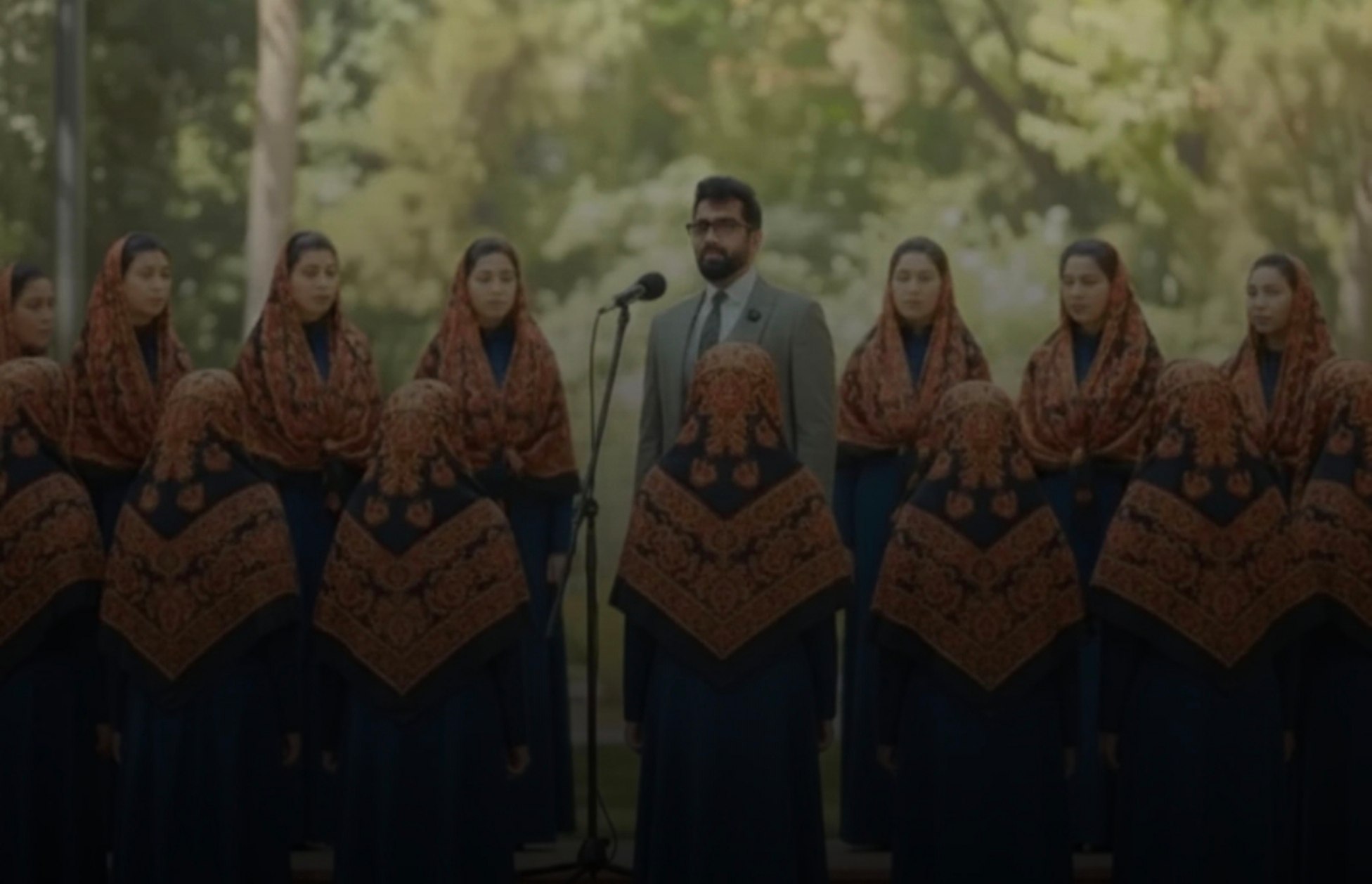 گروه همخوانی «شهرراز» مردمی است نه سیاسی